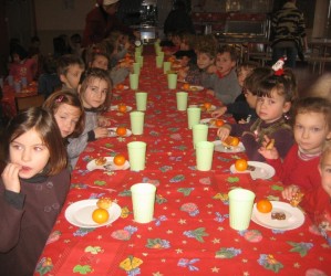 Gouter de Noël pour les maternelles de Nazareth